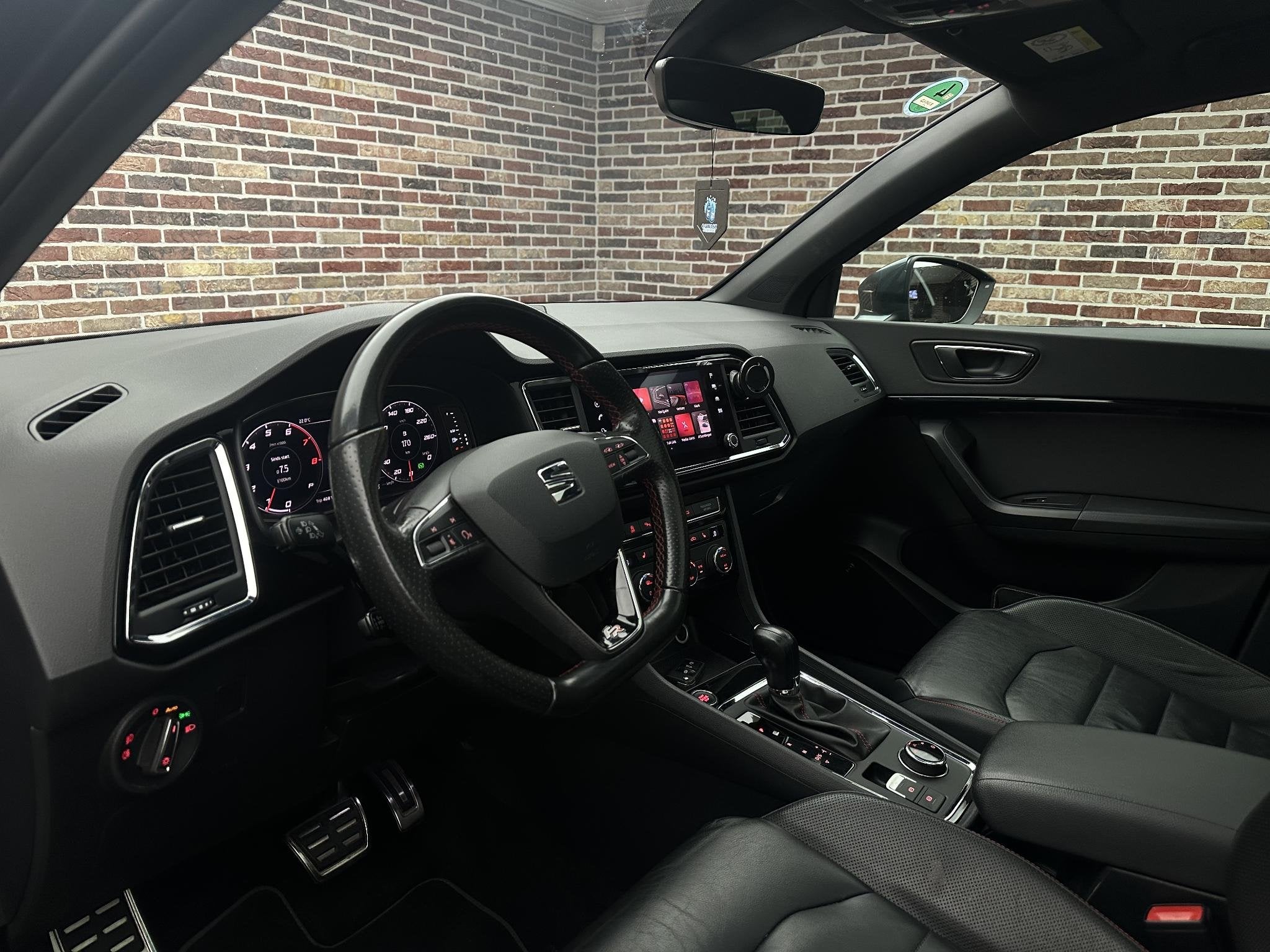 SEAT Ateca 1.5 TSI FR Business Intense Black PANO BEATS AUDI, Auto's, 4 cilinders, 150 pk, Ateca, Leder