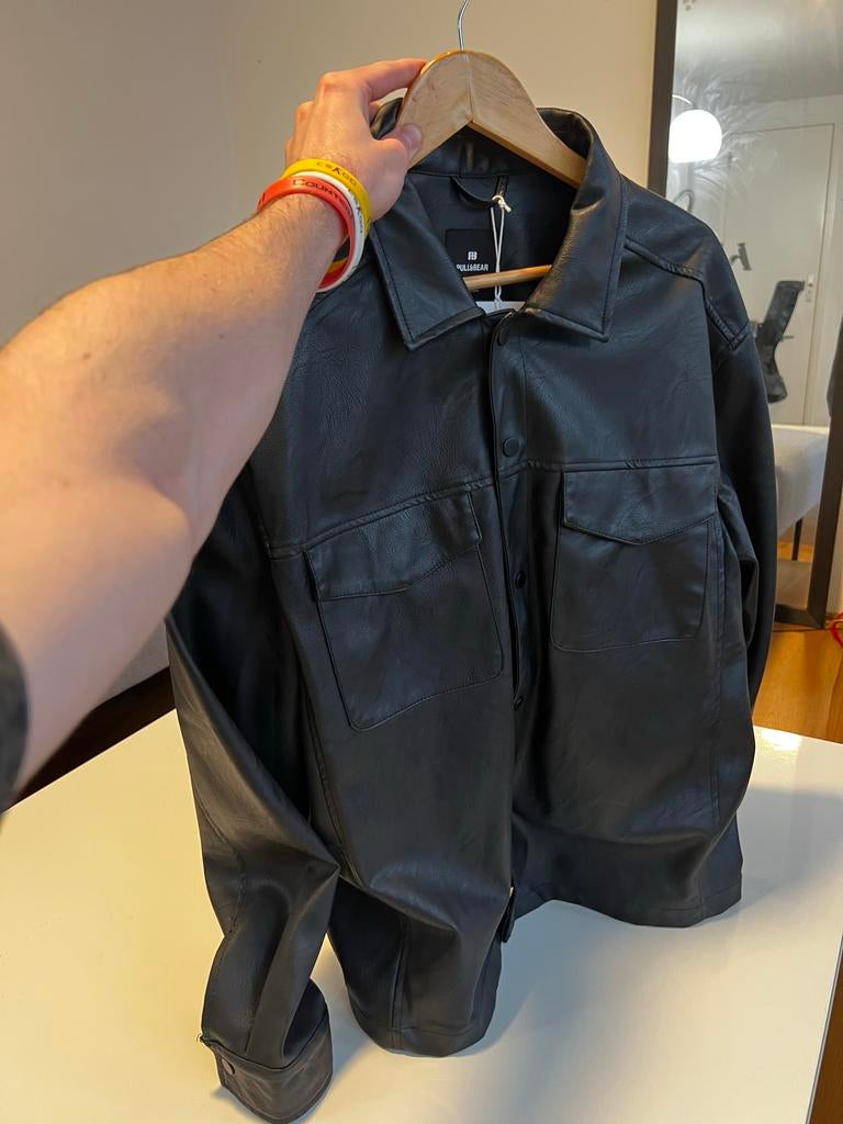 Pull&Bear Faux Leren Overhemd Jas Zwart Maat L, Ophalen of Verzenden, Nieuw, Maat 52/54 (L), Zwart