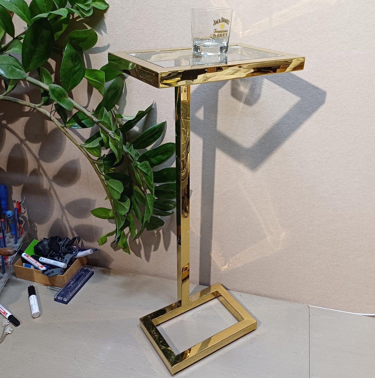RICHMOND SOFA TABLE, Ophalen, 50 tot 100 cm, Glas, Zo goed als nieuw
