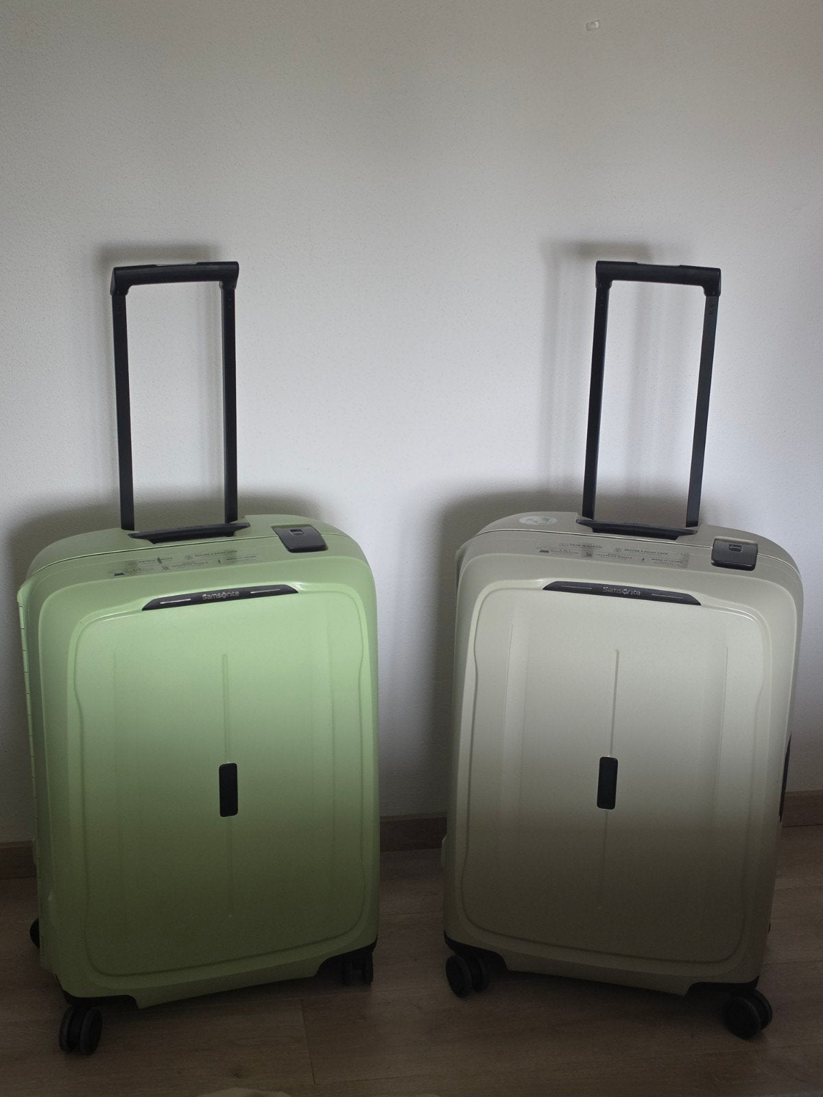samsonite Essens kofferset., Hard kunststof, Zo goed als nieuw, Slot, Ophalen