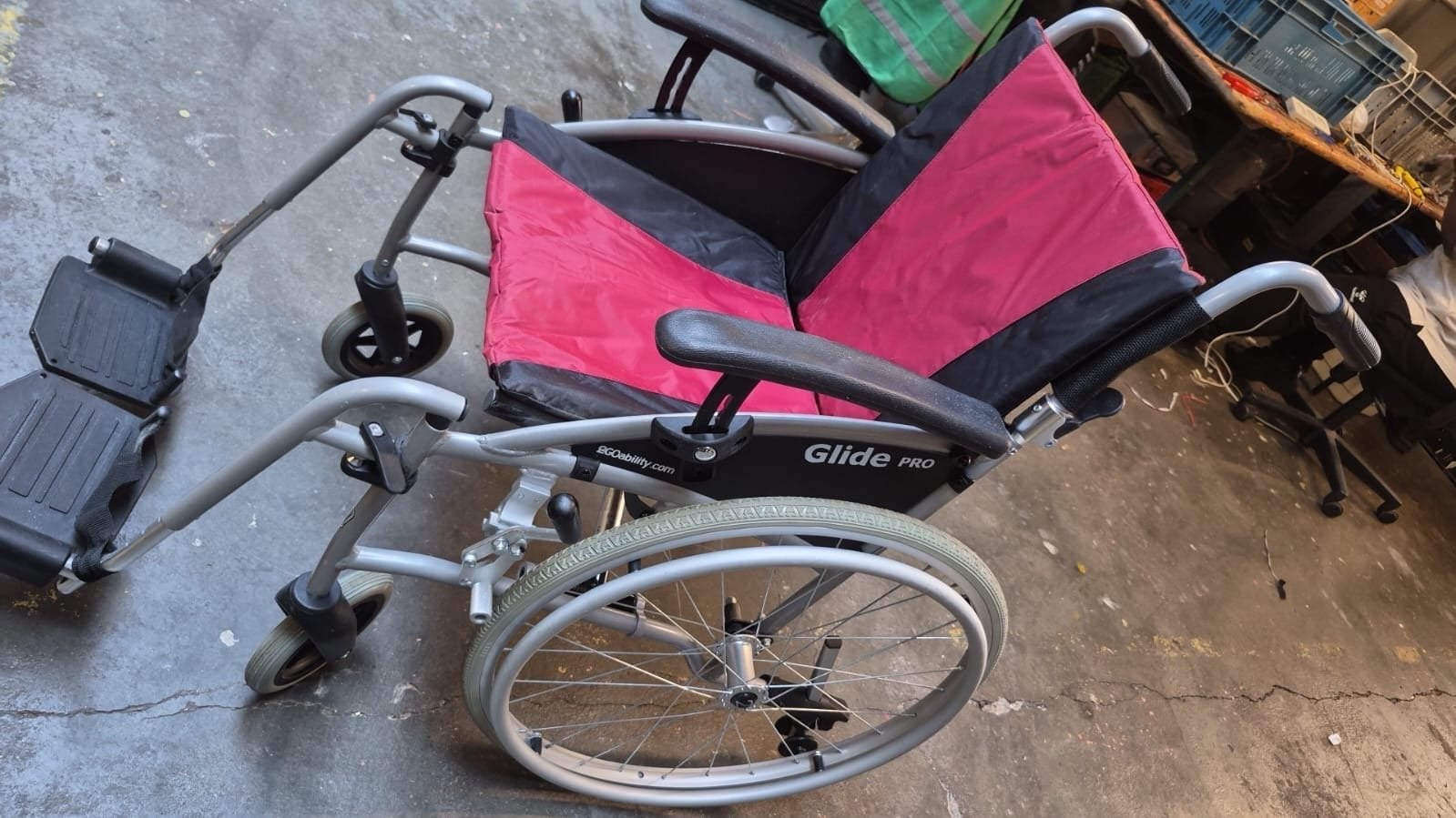 eGoability Glide Pro transportrolstoel opvouwbaarnette staat, Ophalen, Inklapbaar, Zo goed als nieuw, Duwrolstoel