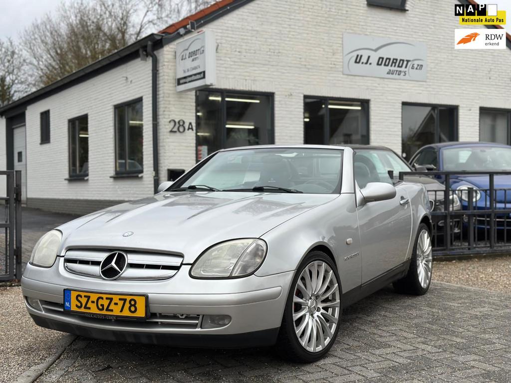 Mercedes-Benz SLK-klasse 230 K In Nieuwstraat!, Auto's, Mercedes-Benz, Achterwielaandrijving, Gebruikt, Zwart, 4 cilinders