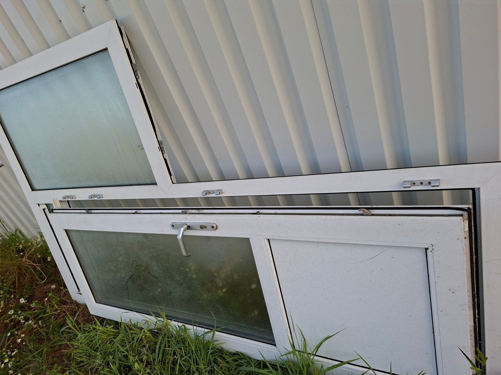Kunststof deur met dubbelglas en werkend slot, Gebruikt, Ophalen of Verzenden, Buitendeur, Glas