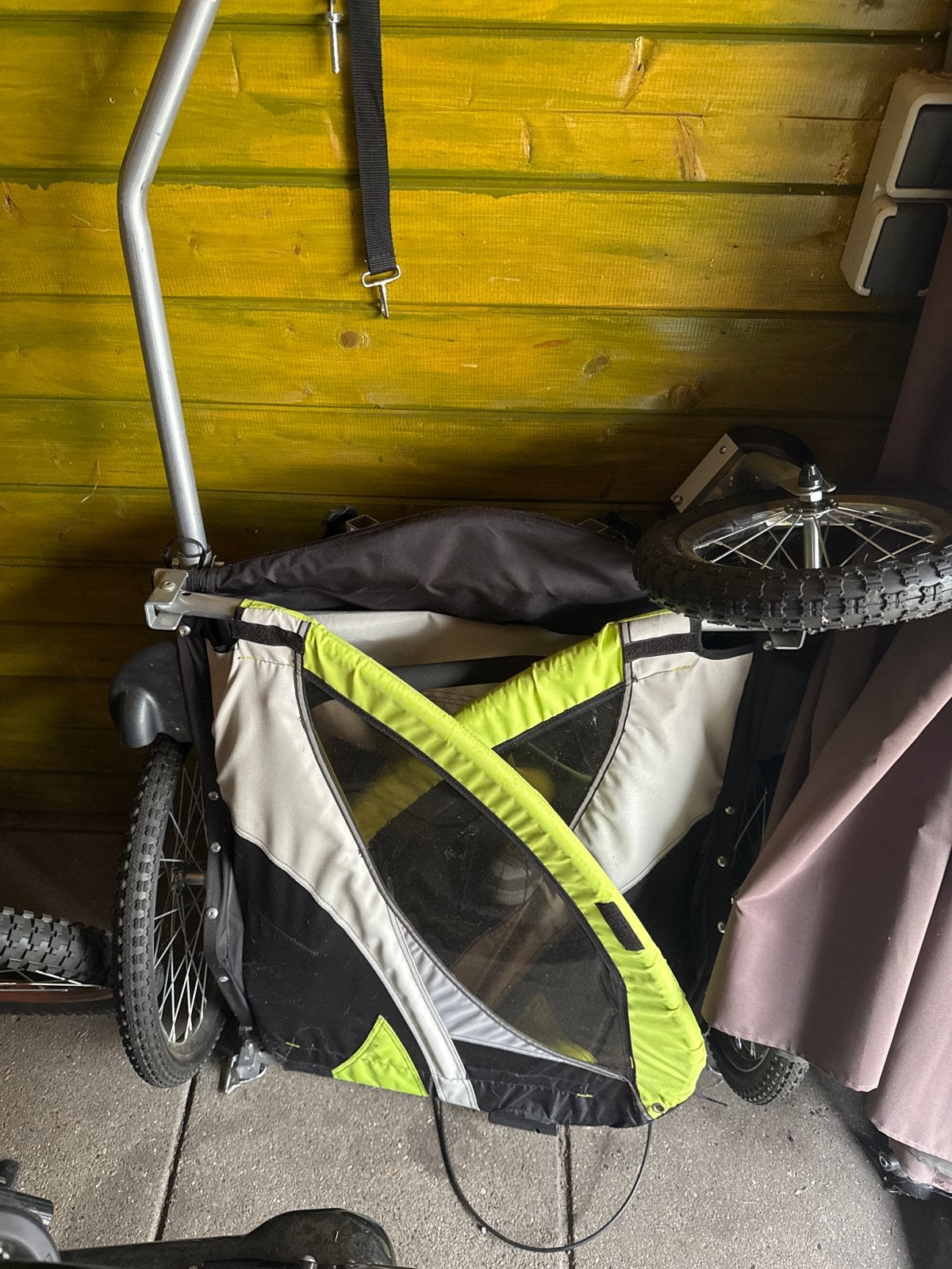 Kinderfietskar 2-in-1: fietskar en wandelwagen, Ophalen, Gebruikt, Vering, Kinderkar
