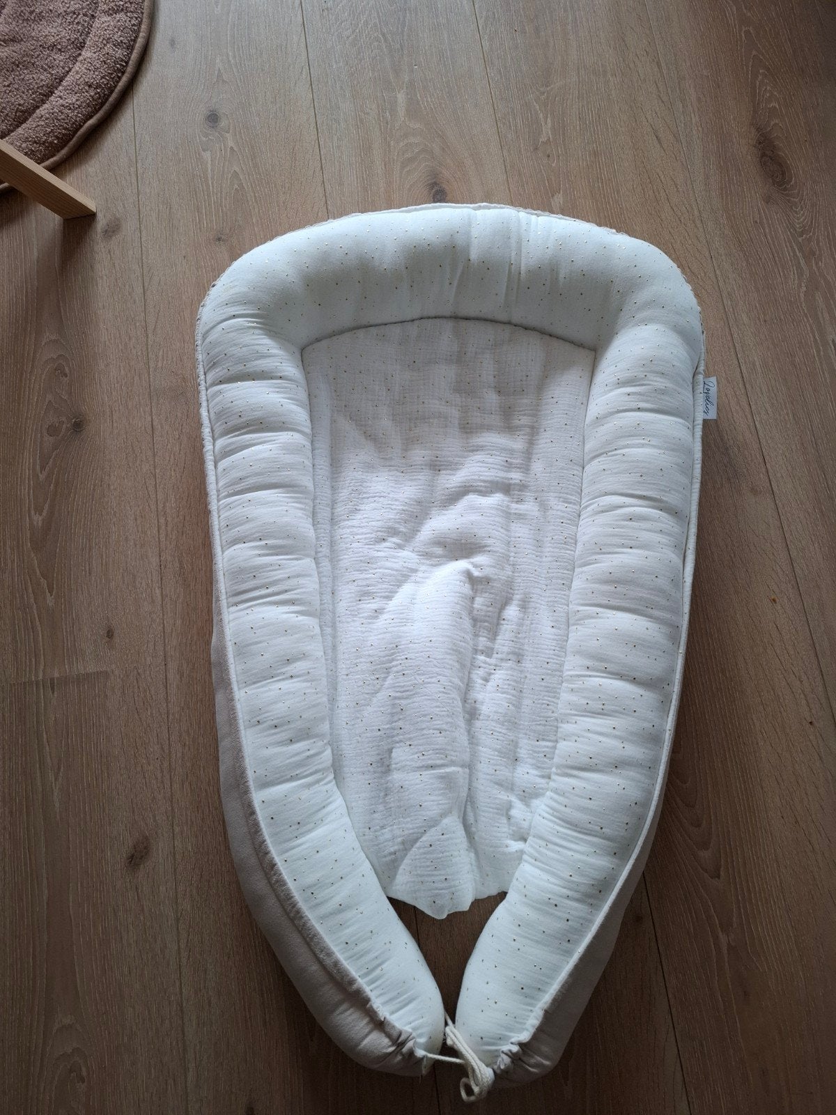 Lovelies babynestje met gouden stippen, Kinderen en Baby's, Babywiegjes en Ledikanten, Ophalen, Gebruikt, Overige typen