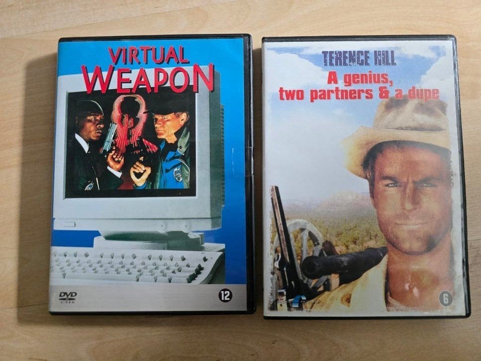 Terence Hill: Virtual Weapon & A Genius, Two Partners & a Du, Cd's en Dvd's, Dvd's | Actie, Nederlands, Ophalen of Verzenden, Vanaf 12 jaar