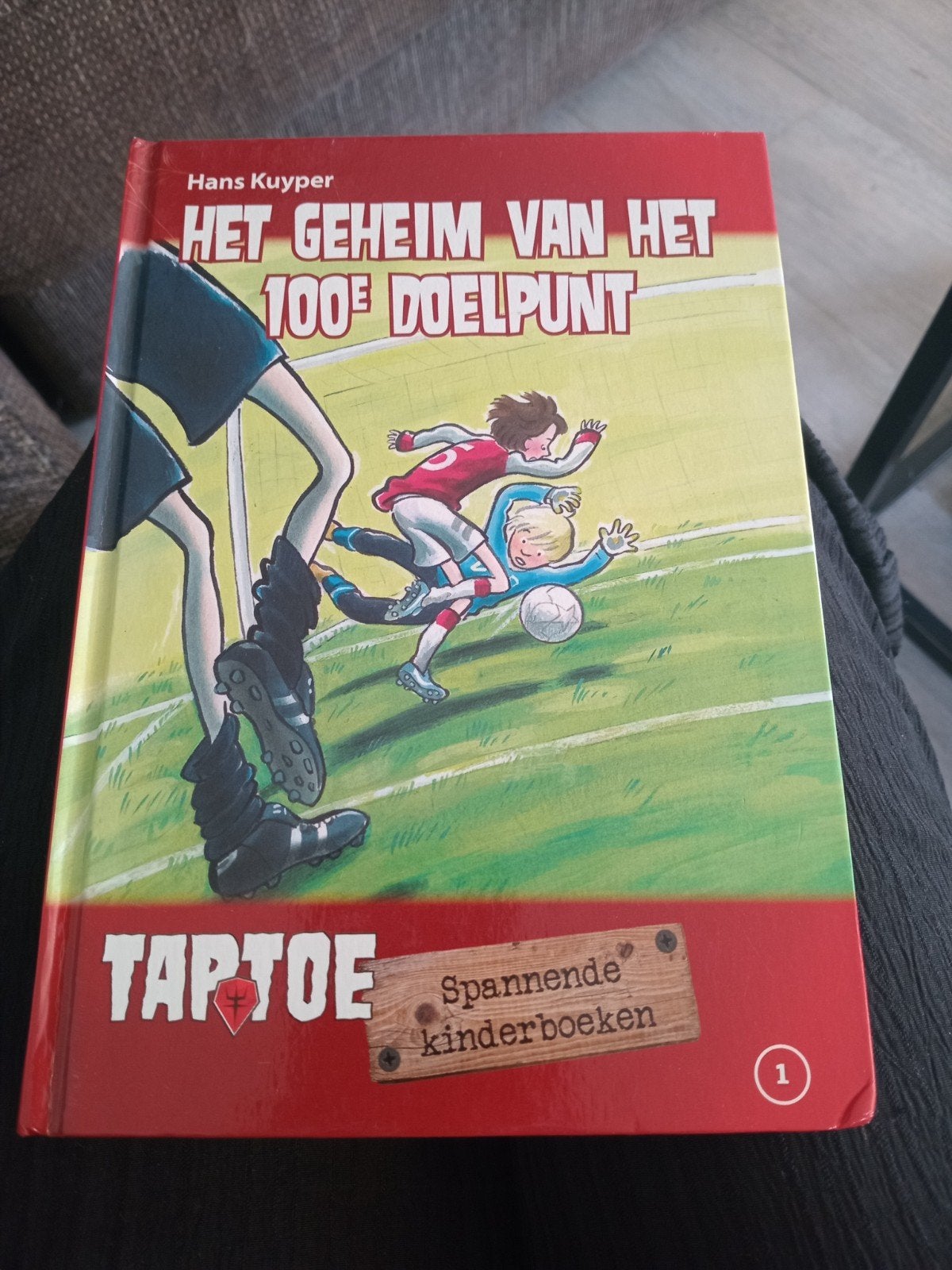 Het Geheim van het 100e Doelpunt - Hans Kuyper, Boeken, Ophalen of Verzenden, Gelezen, Hans Kuyper, Fictie algemeen