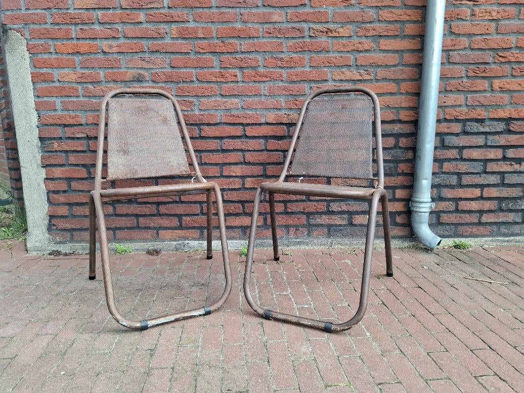 2 stoere metalen roestkleur stoelen, stoel, stapelstoel, Ophalen, Gebruikt, Twee, Bruin