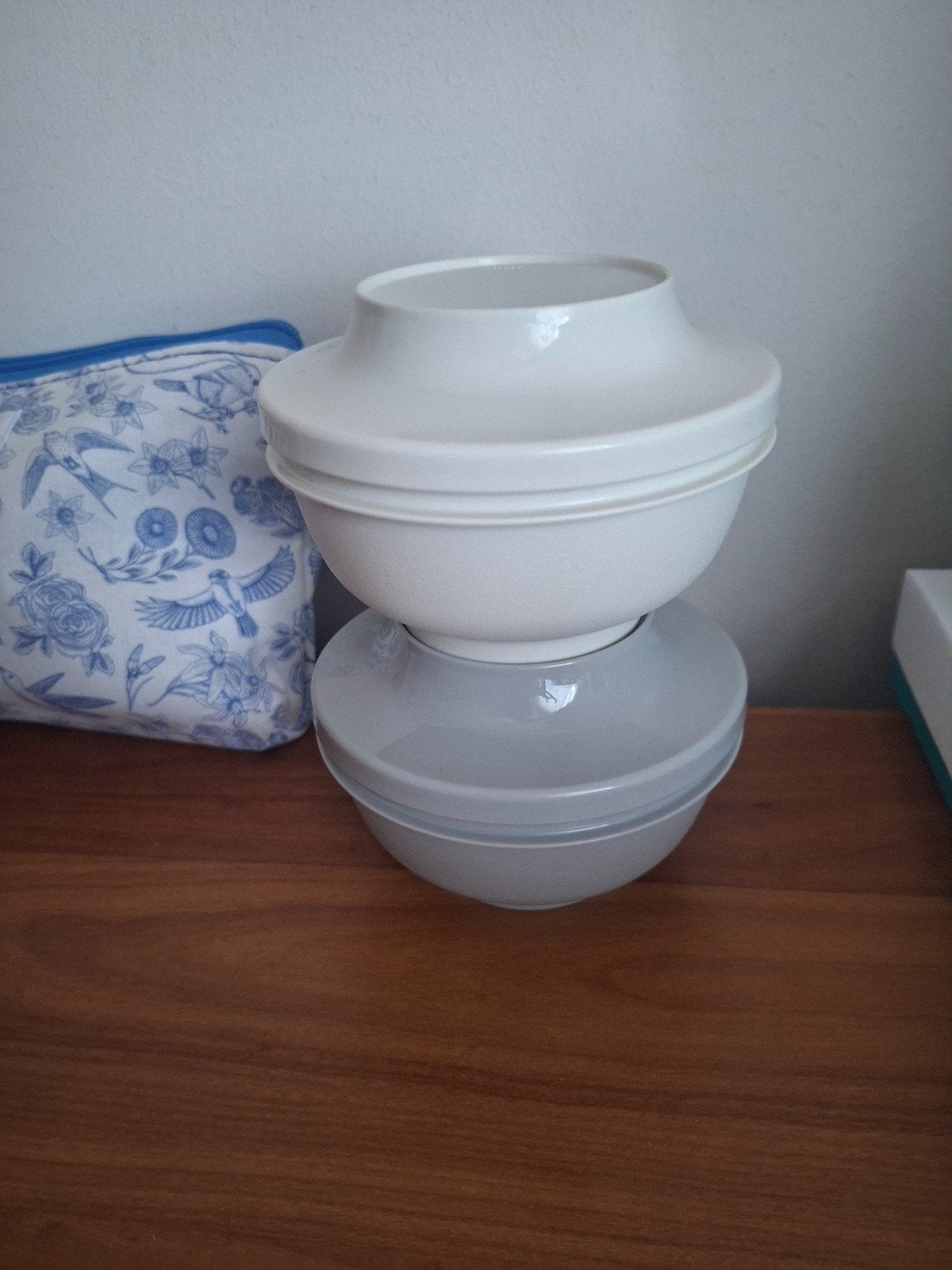 2 Tupperware schaaltjes 1436 grijs en crème, Overige kleuren, Schaal, Nieuw, Ophalen of Verzenden