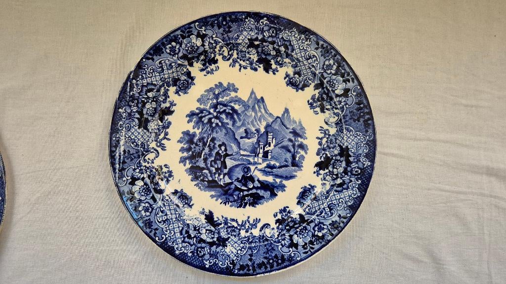 Montagne Petrus Regout bord, Antiek en Kunst, Antiek | Servies los, Ophalen of Verzenden