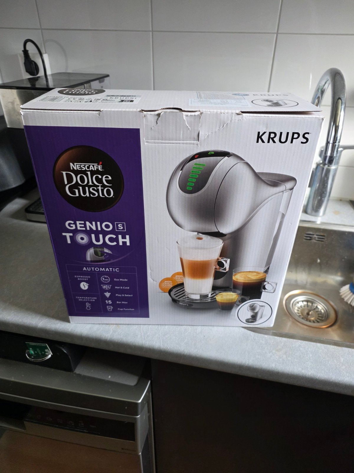 Nescafé Dolce Gusto Genio S Touch Koffiezetapparaat, Witgoed en Apparatuur, Ophalen, Koffiemachine, Zo goed als nieuw, 1 kopje
