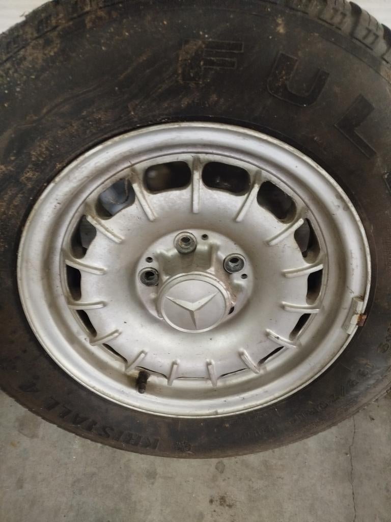 Te koop de welbekende kroonkurk wielen 14 inc van Mercedes, Auto-onderdelen, Banden en Velgen, Ophalen, Zomerbanden, Banden en Velgen