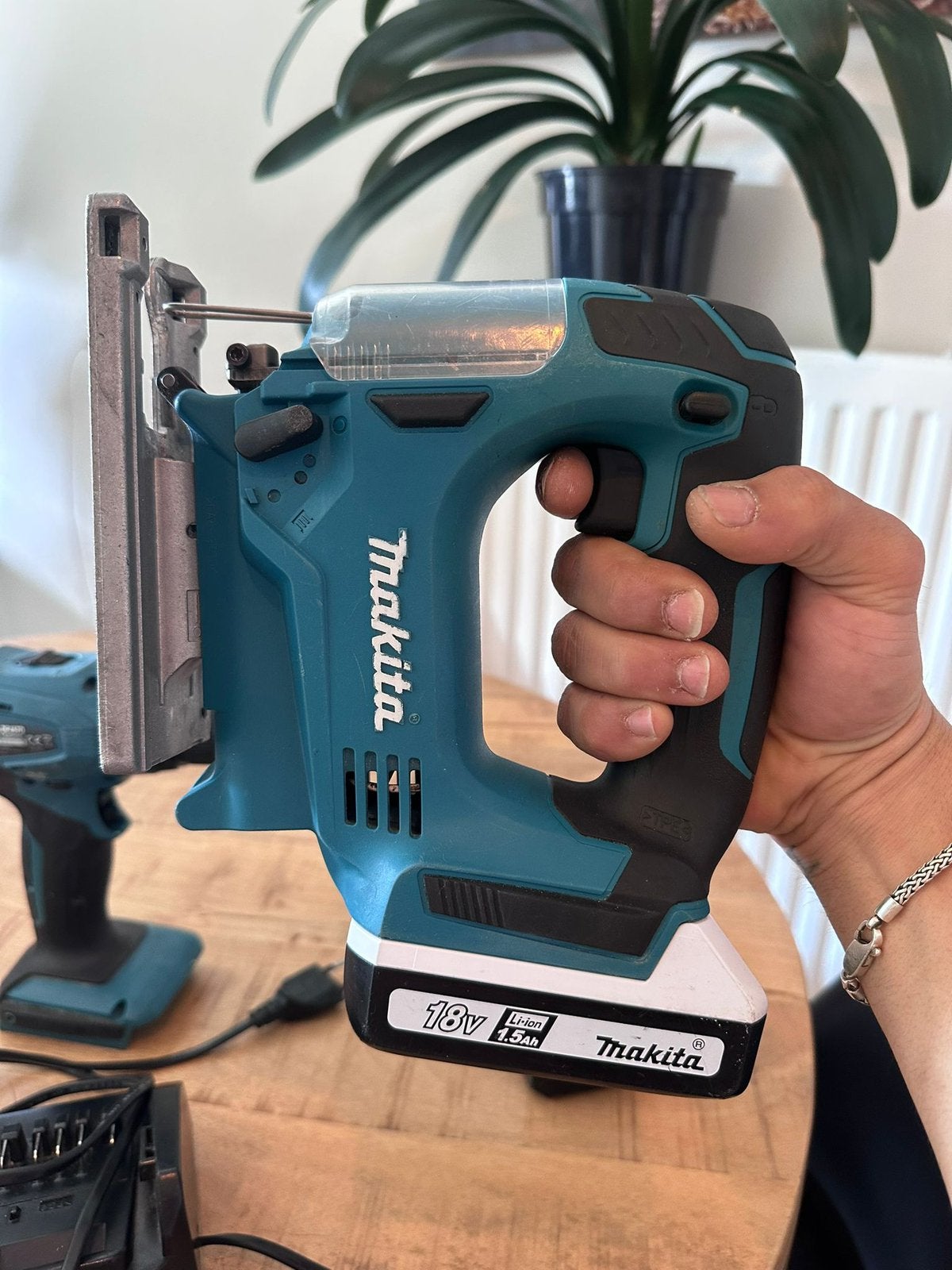 Makita decoupeerzaag en een boormachine, Ophalen of Verzenden, Gebruikt, Boormachine