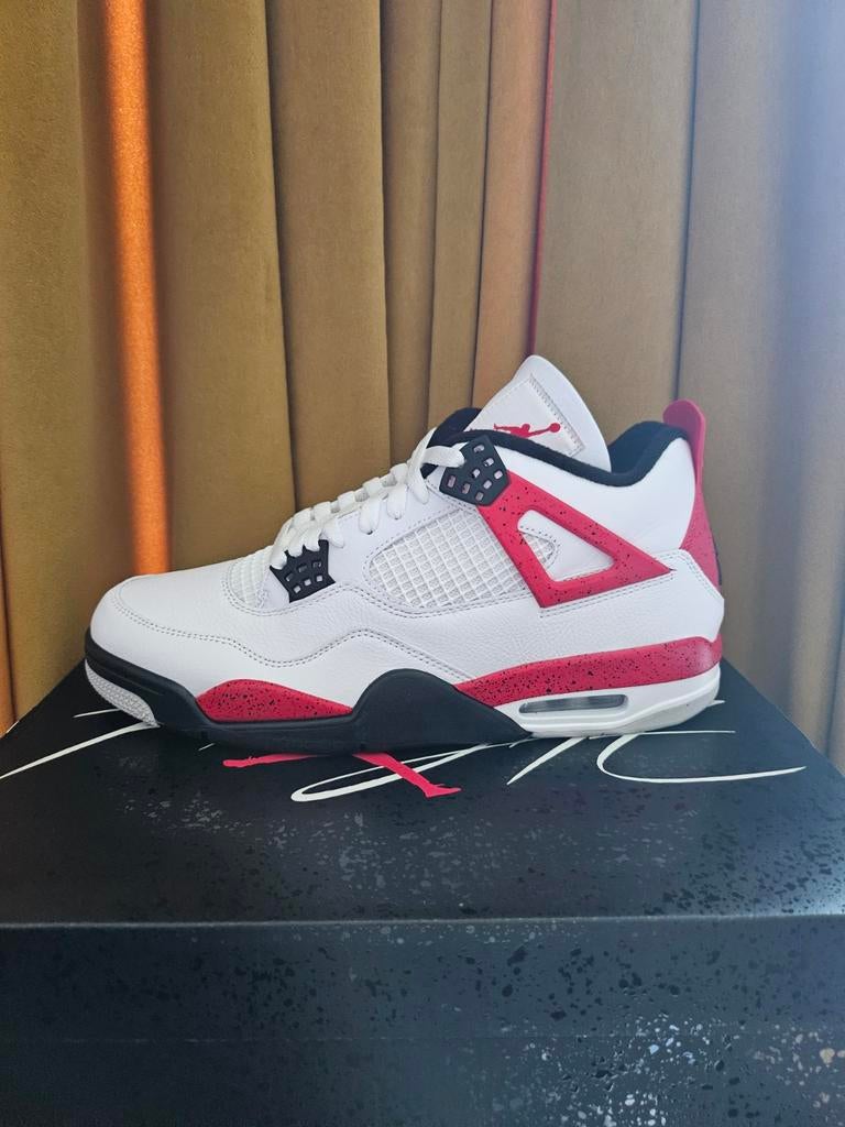 Jordan 4 RED CEMENT  maat 45, Kleding | Heren, Schoenen, Ophalen, Nieuw, Wit