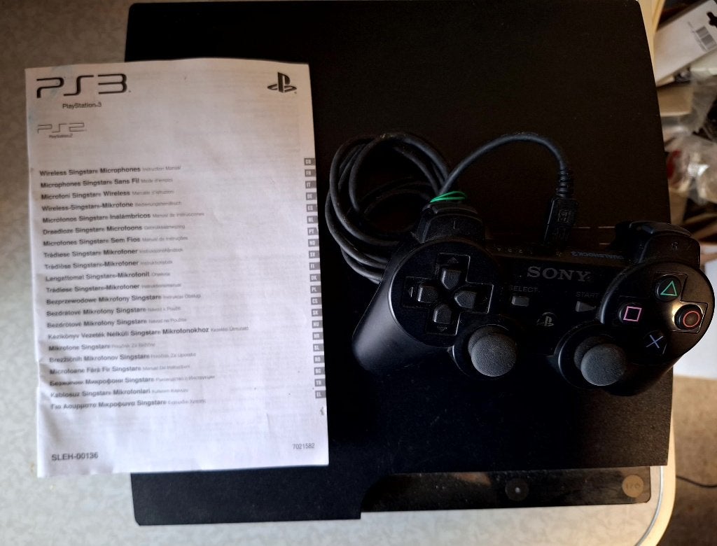 Te koop Playstation 3 Slim 250GB + 2 Controllers ., Met 2 controllers, Ophalen of Verzenden, Slim, Gebruikt