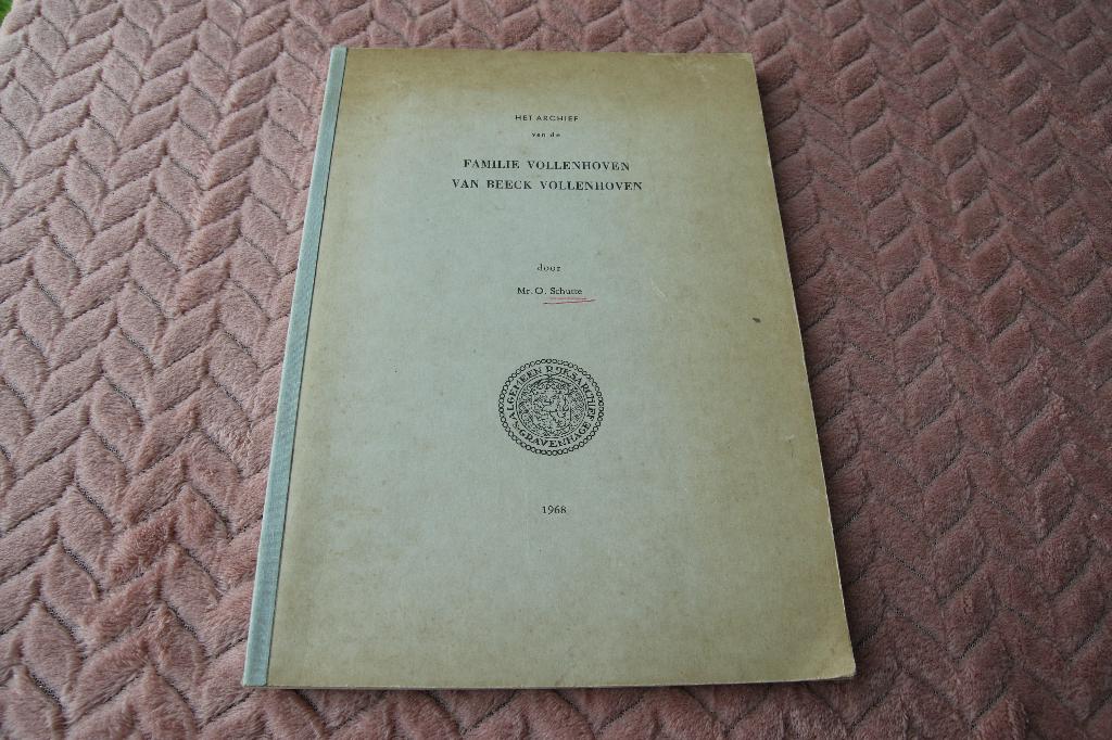 Familie Vollenhoven van Beeck Vollenhoven, Boeken, Ophalen of Verzenden, Gelezen