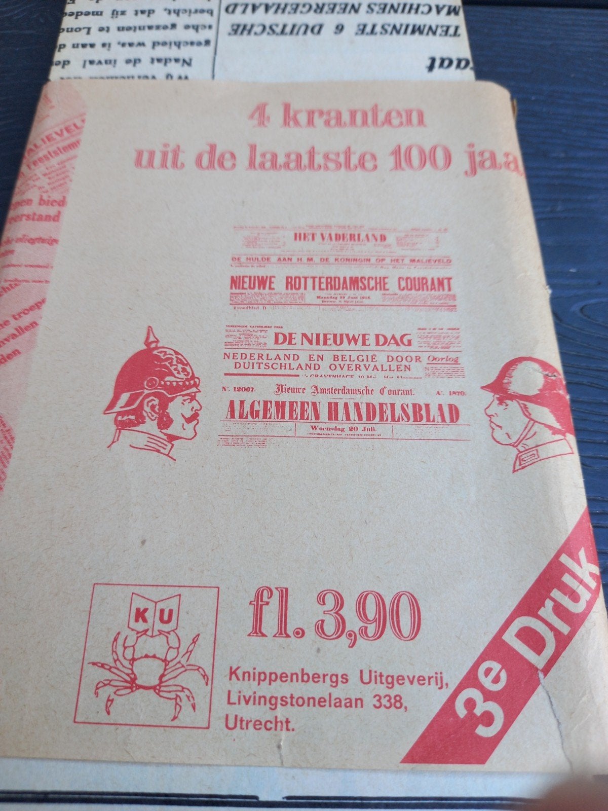 4 kranten uit de laatste 100 jaar, Ophalen of Verzenden, Zo goed als nieuw, Krant