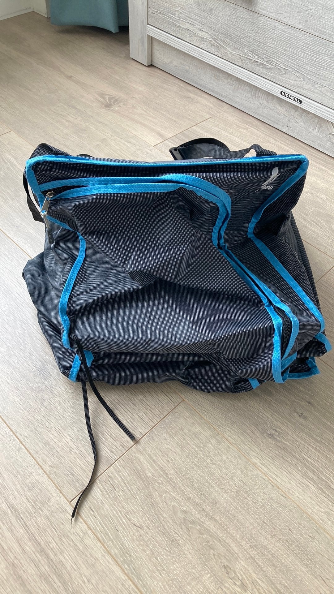 Zeer ruime hangende campingkast, Ophalen of Verzenden, Zo goed als nieuw