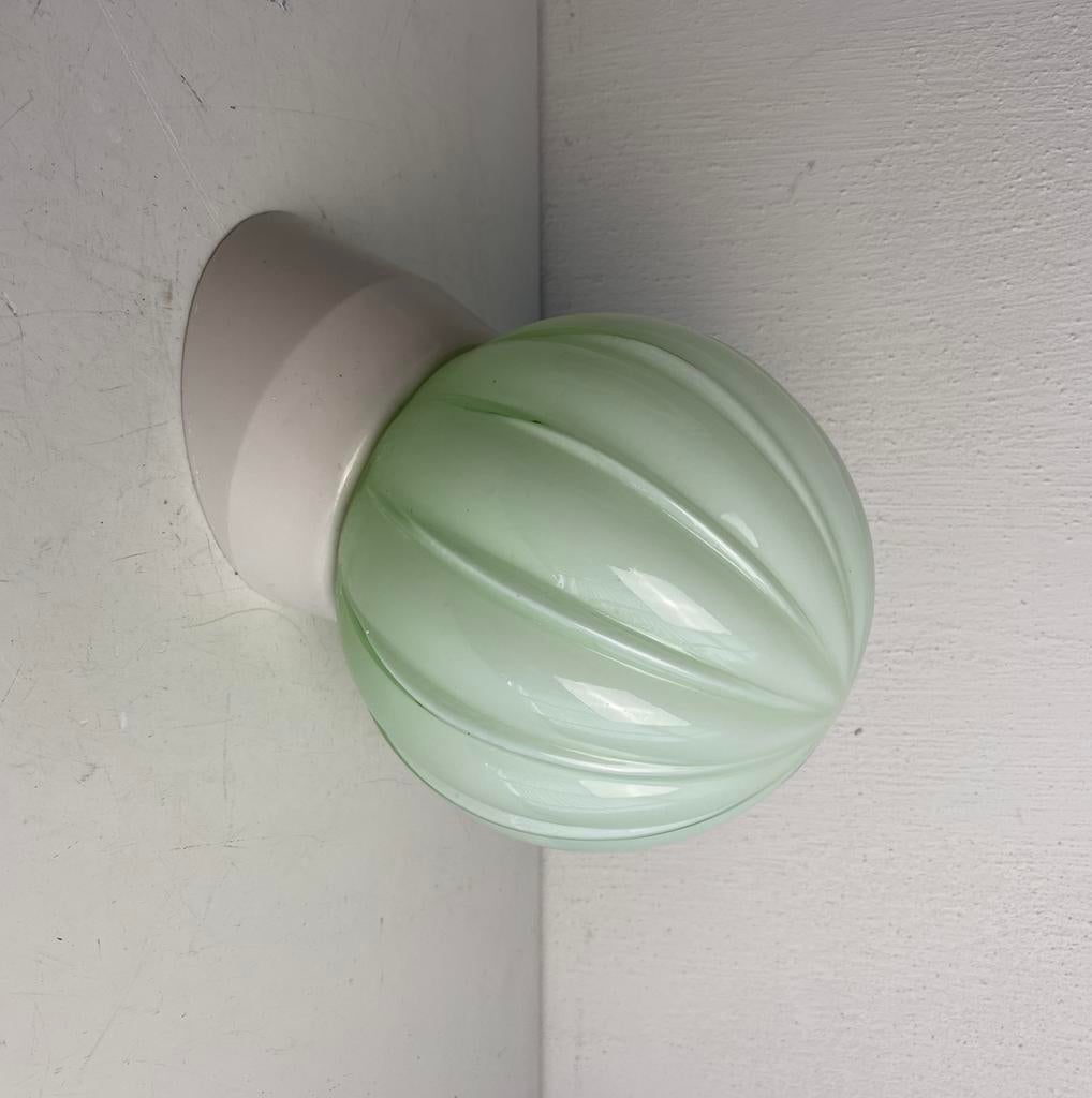Jaren 50 plafondlamp , groen bolletje Art Deco