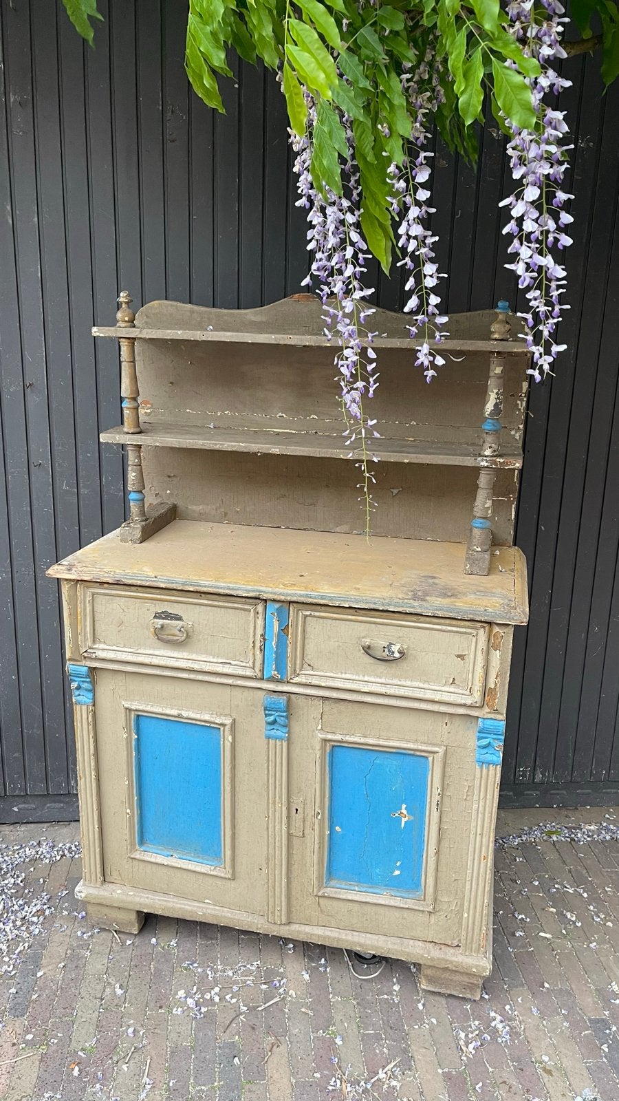 Foto 6 van BARNFIND: brocante kast/keukenkast/buffetkast/servieskast