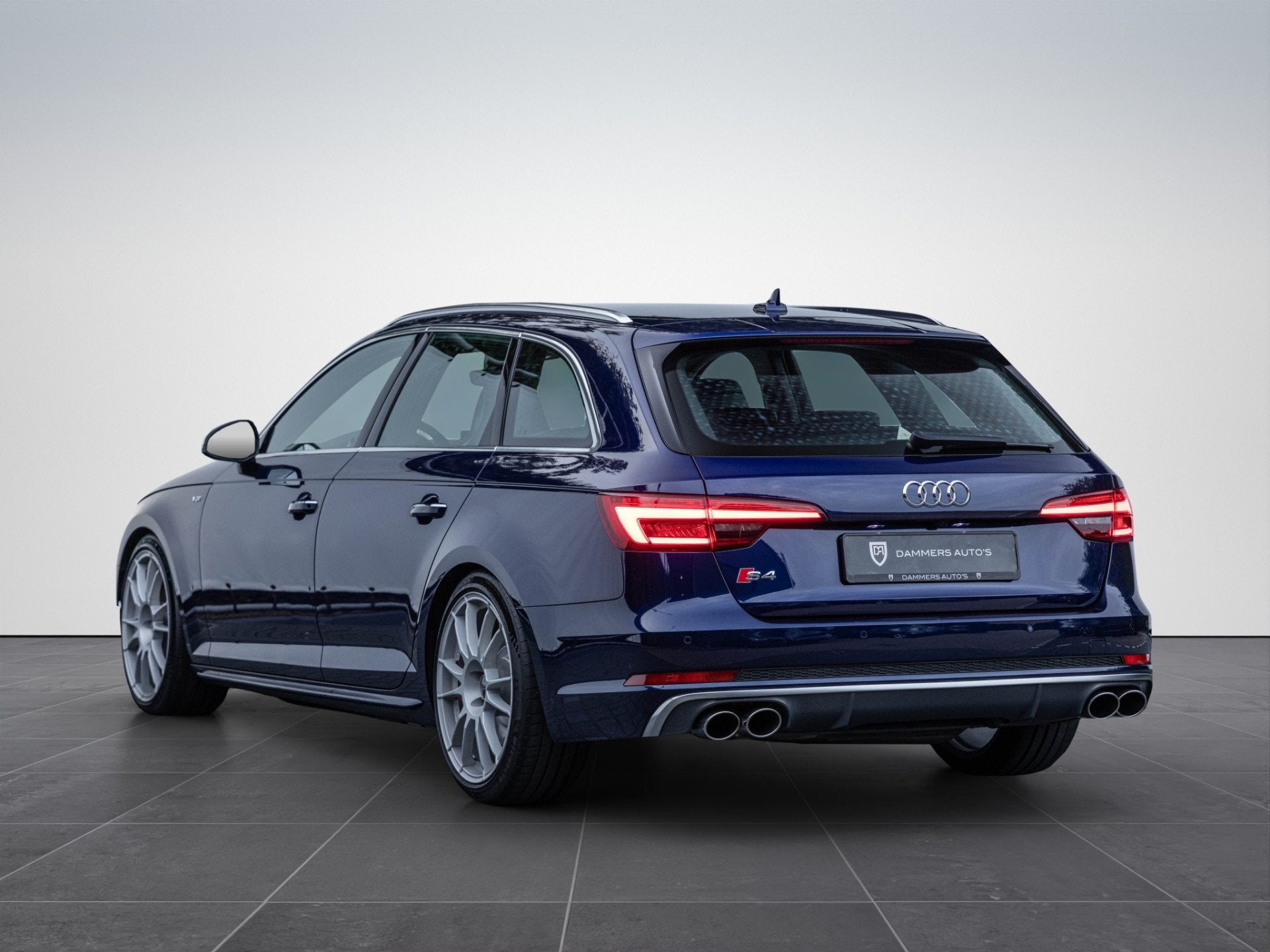 Audi S4 Avant 3.0 TFSI Quattro B&O HuD Massage Milltek KW OZ, Auto's, Euro 6, 2995 cc, Vierwielaandrijving, S4