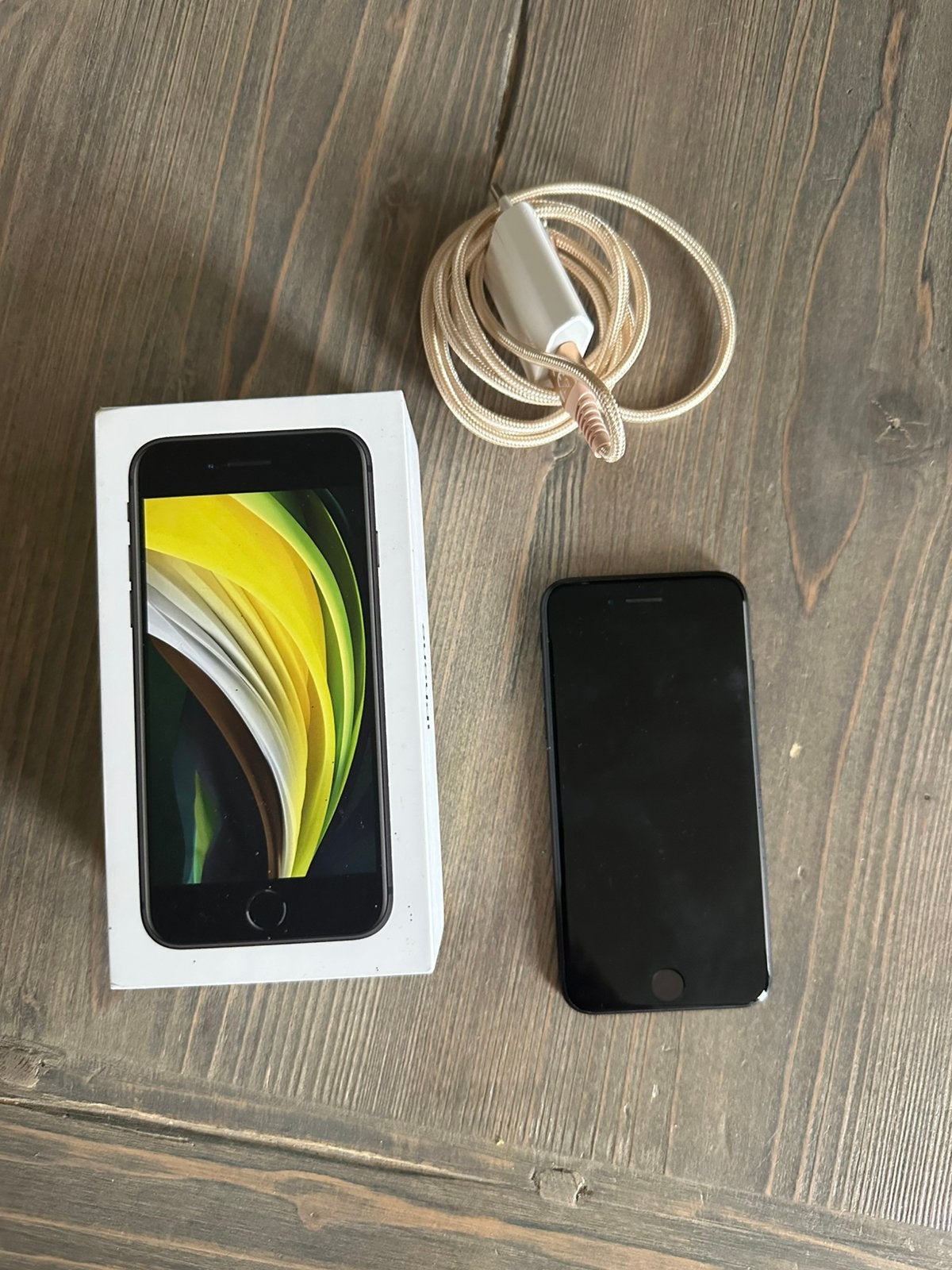 Te koop aangeboden: Apple iPhone SE 64GB., Telecommunicatie, Mobiele telefoons | Apple iPhone, Ophalen, Zo goed als nieuw, Zwart