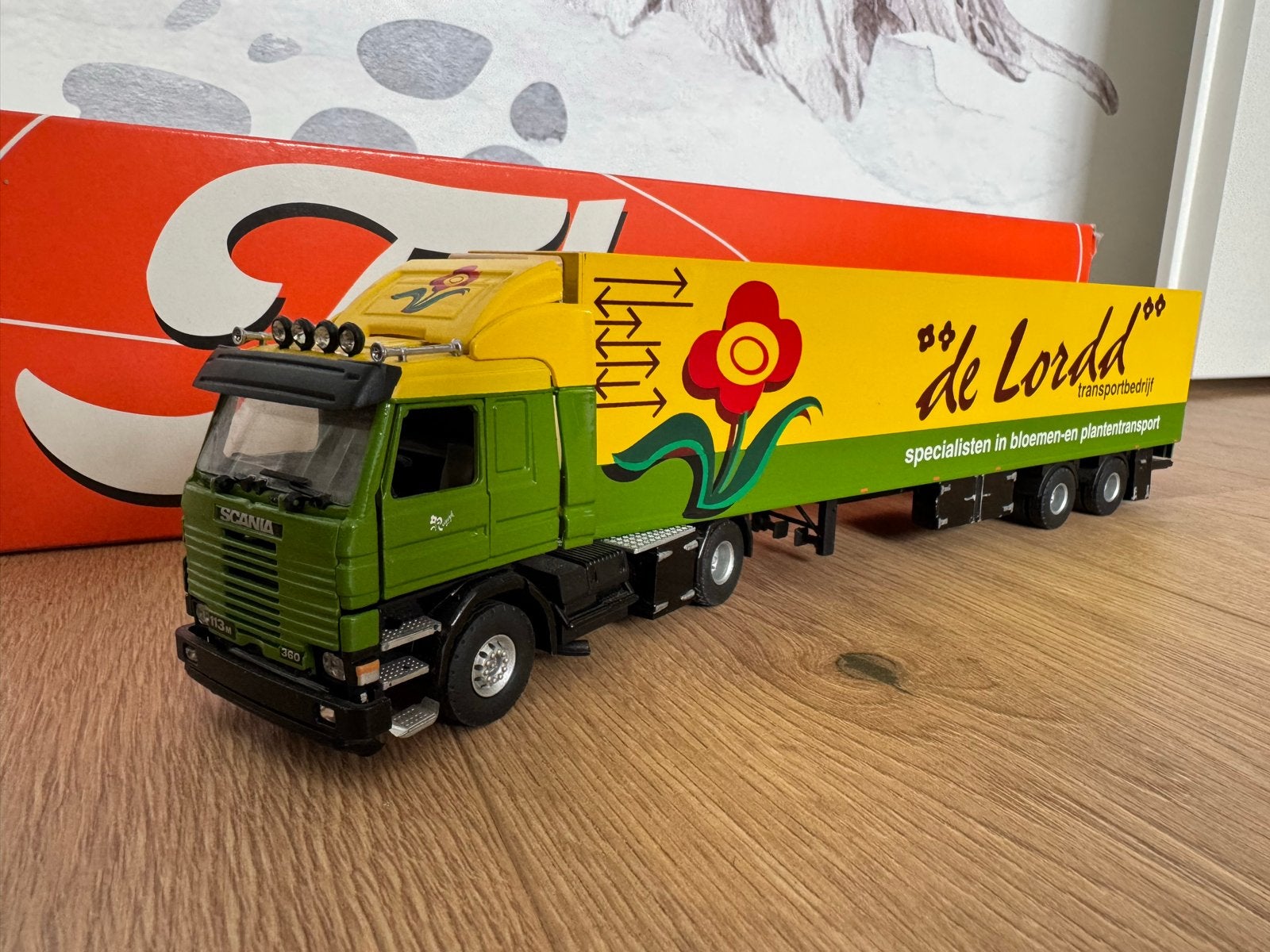 Tekno Scania 113M/143M "De Lordd" bloemen- en plantentranspo, Gebruikt, 1:32 tot 1:50, Truck, Ophalen