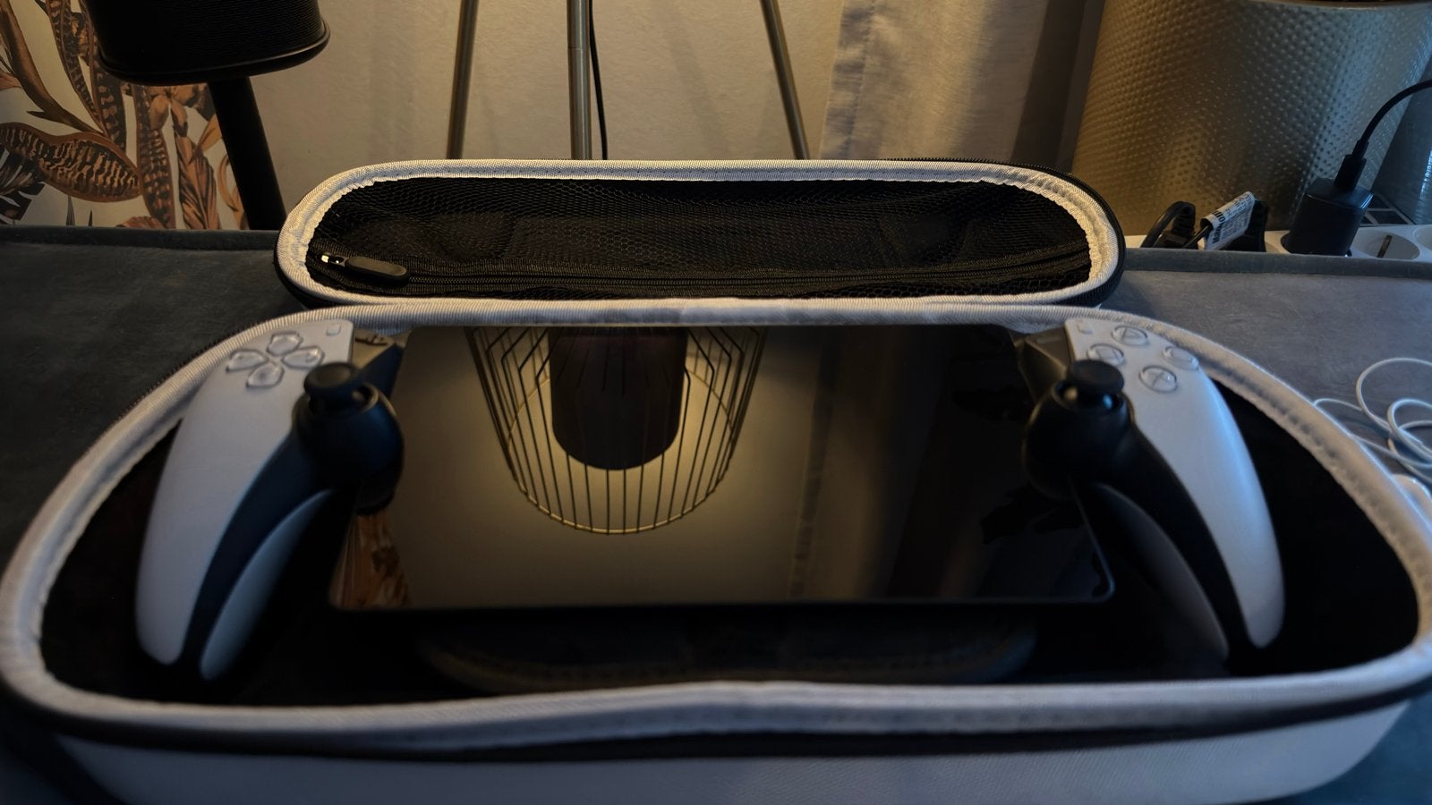 PlayStation Portal met accessoires - Zo goed als nieuw