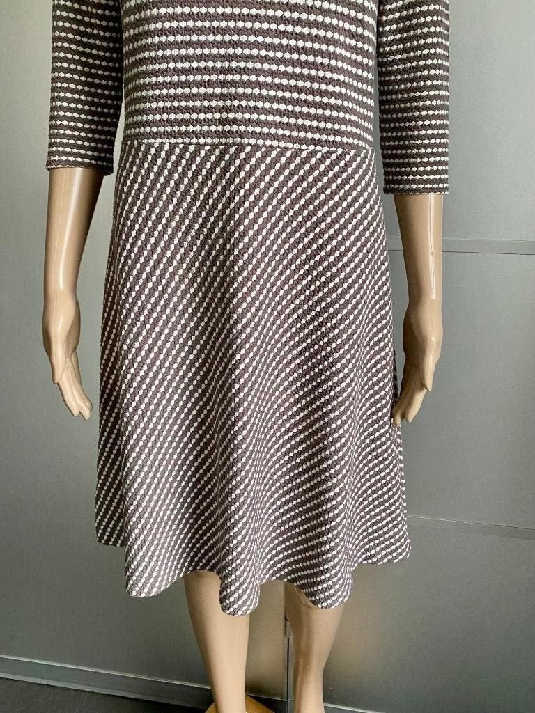 H849 Comma maat 36/38=S/M aparte jurk jurkje bruin/wit, Kleding | Dames, Jurken, Bruin, Zo goed als nieuw, Knielengte, Maat 36 (S)