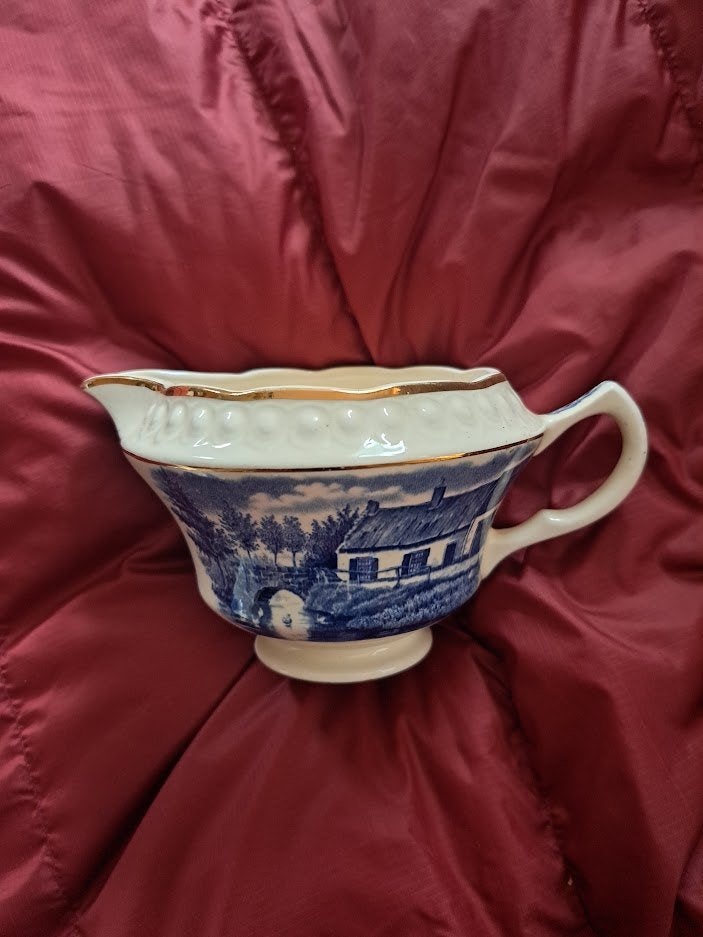 Melkkannetje Boerenhoeve servies met goudrandje, Huis en Inrichting, Keuken | Servies, Overige merken, Overige typen, Vintage