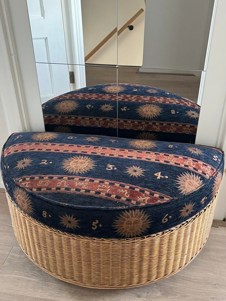 Vintage rotan poef, Huis en Inrichting, Banken | Voetenbanken en Poefen, Ophalen, Zo goed als nieuw, Rond, Minder dan 50 cm