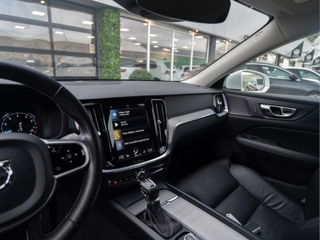 Volvo V60 2.0 T4 Inscription | H&K Sound | Camera | Trekhaak, Auto's, Volvo, Automatische klimaatregeling, Euro 6, Wit, 1603 kg