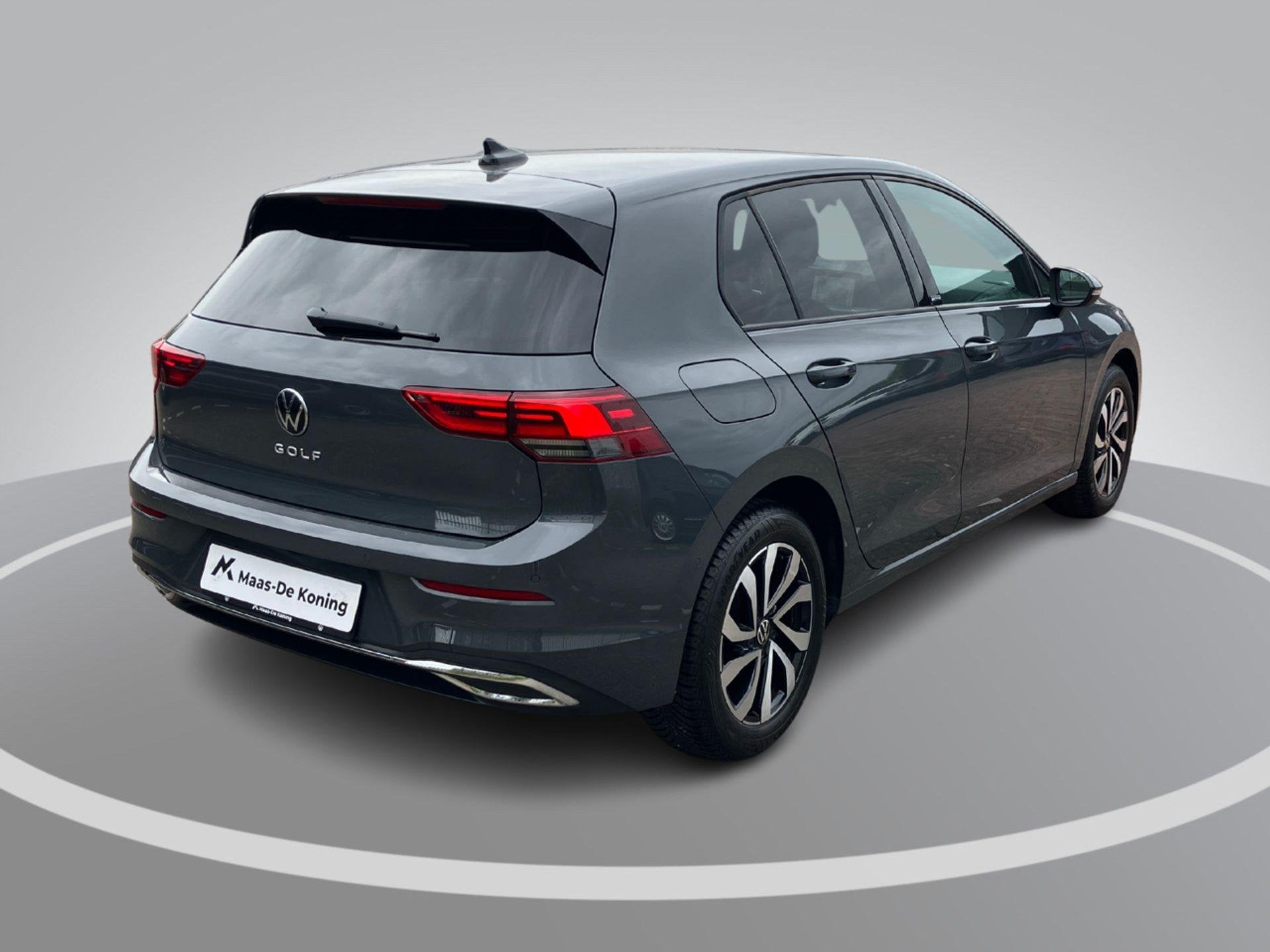 Volkswagen Golf 1.5TSI/150PK Active · Navigatie · Camera +, Voorwielaandrijving, Stof, Euro 6, 4 cilinders