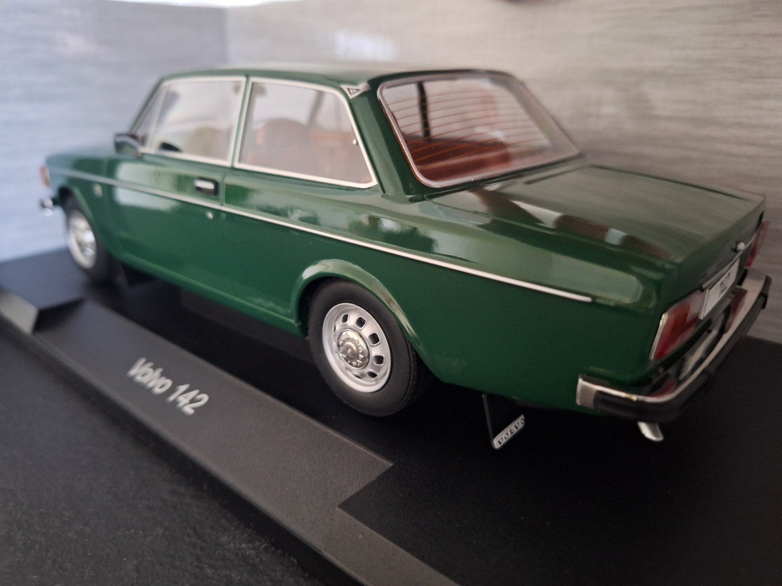 Volvo 142 Schaal 1:18, Overige merken, MCG, Nieuw, Ophalen of Verzenden