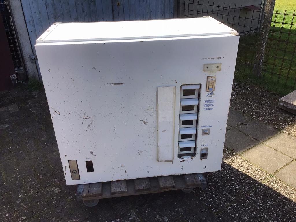 FRISDRANK AUTOMAAT, Verzamelen, Ophalen, Zo goed als nieuw, 1970 tot heden, Overige merken