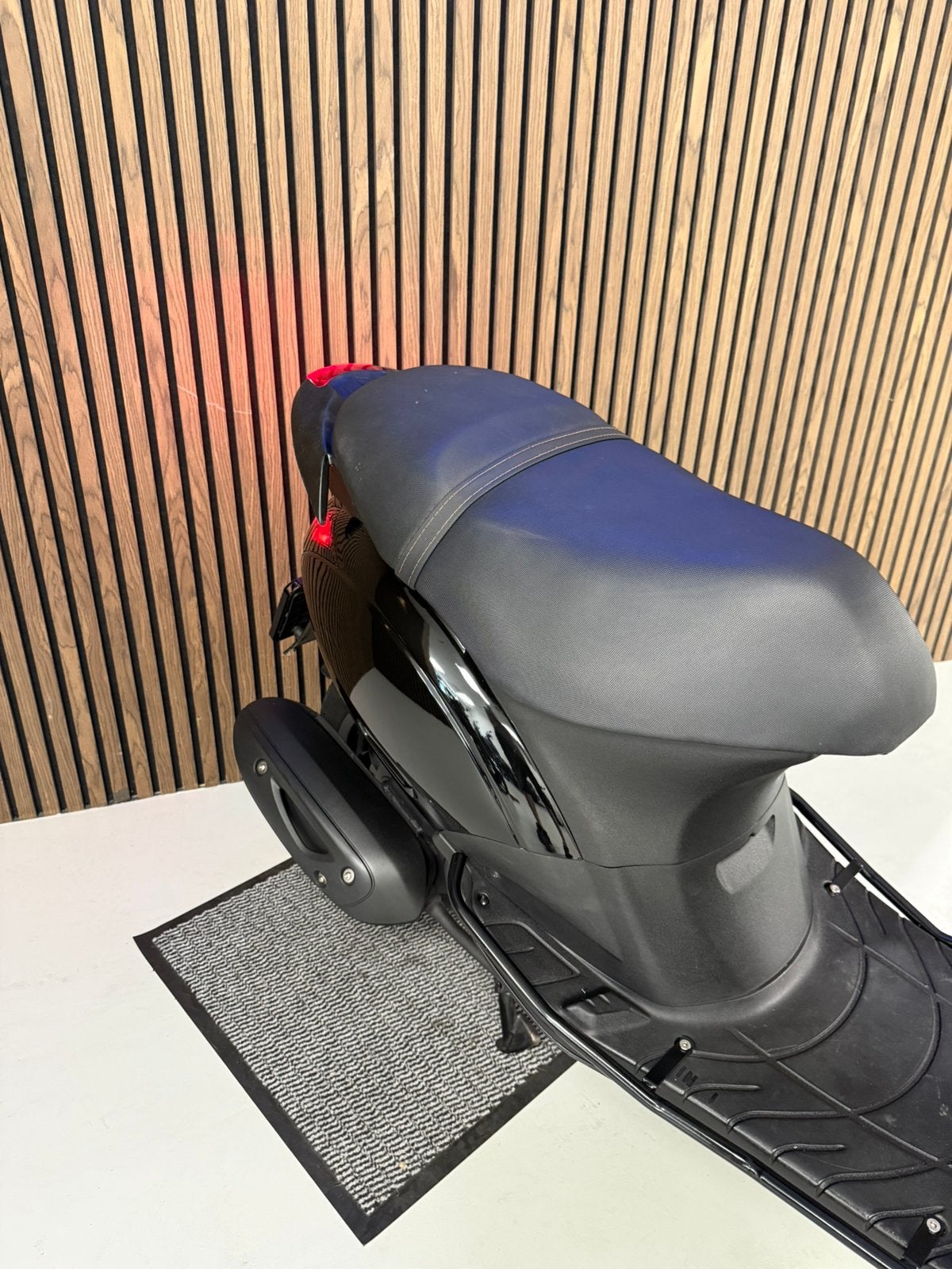 Piaggio Zip 4t 2020|Black on Black|Angel eye|Full Option, Ophalen, Zo goed als nieuw, Benzine, Zip