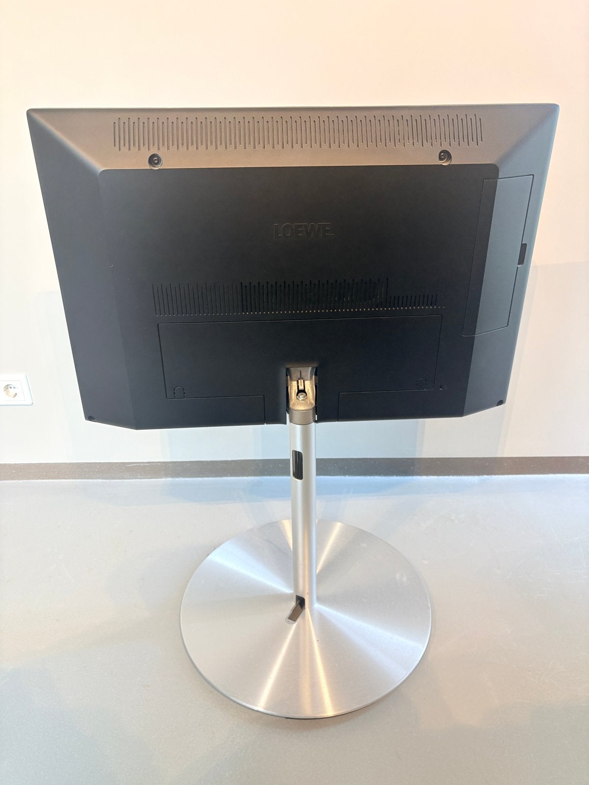 Loewe Connect ID 32 Full HD TV met standaard, Audio, Tv en Foto, Televisies, LED, 80 tot 100 cm, Zo goed als nieuw, Full HD (1080p)