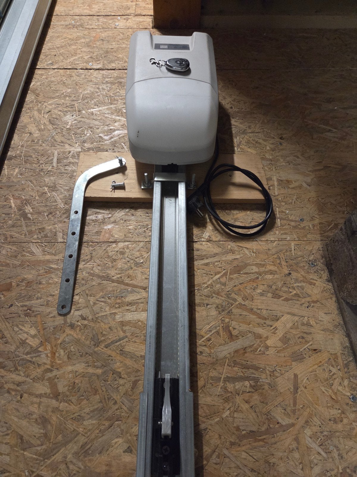ZGAN Garagedeuropener 800N/100 kg/Stille Tandriem/2 x AB, Ophalen, Kunststof, Garagedeur, Zo goed als nieuw