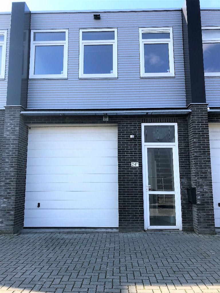 100m2 bedrijfshal de Tjonger binnenkort in Dronten te huur, 100 m², Huur, Bedrijfsruimte