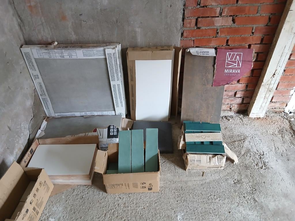 Restant tegels over na verbouwing, Doe-het-zelf en Verbouw, Tegels, 60 cm of meer, Nieuw, Ophalen of Verzenden, Minder dan 5 m²