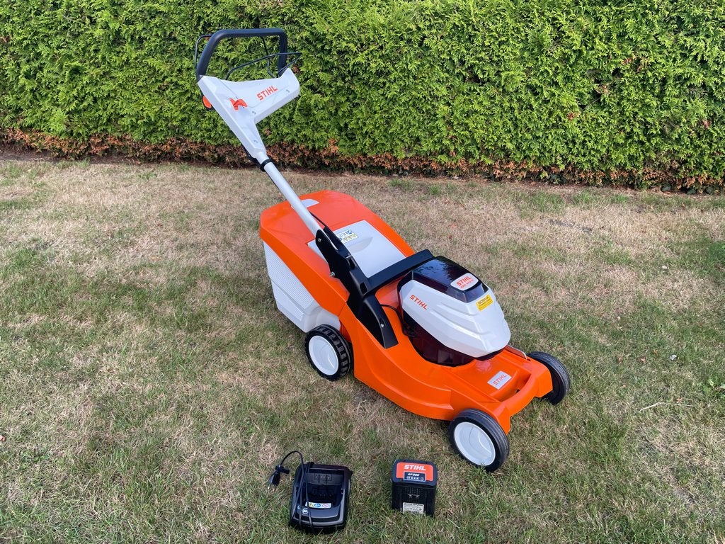 STIHL RMA 443.2 VC Accugrasmaaier – incl accu en lader, Tuin en Terras, Ophalen, Cirkelmaaier, Accu-grasmaaier, Zo goed als nieuw