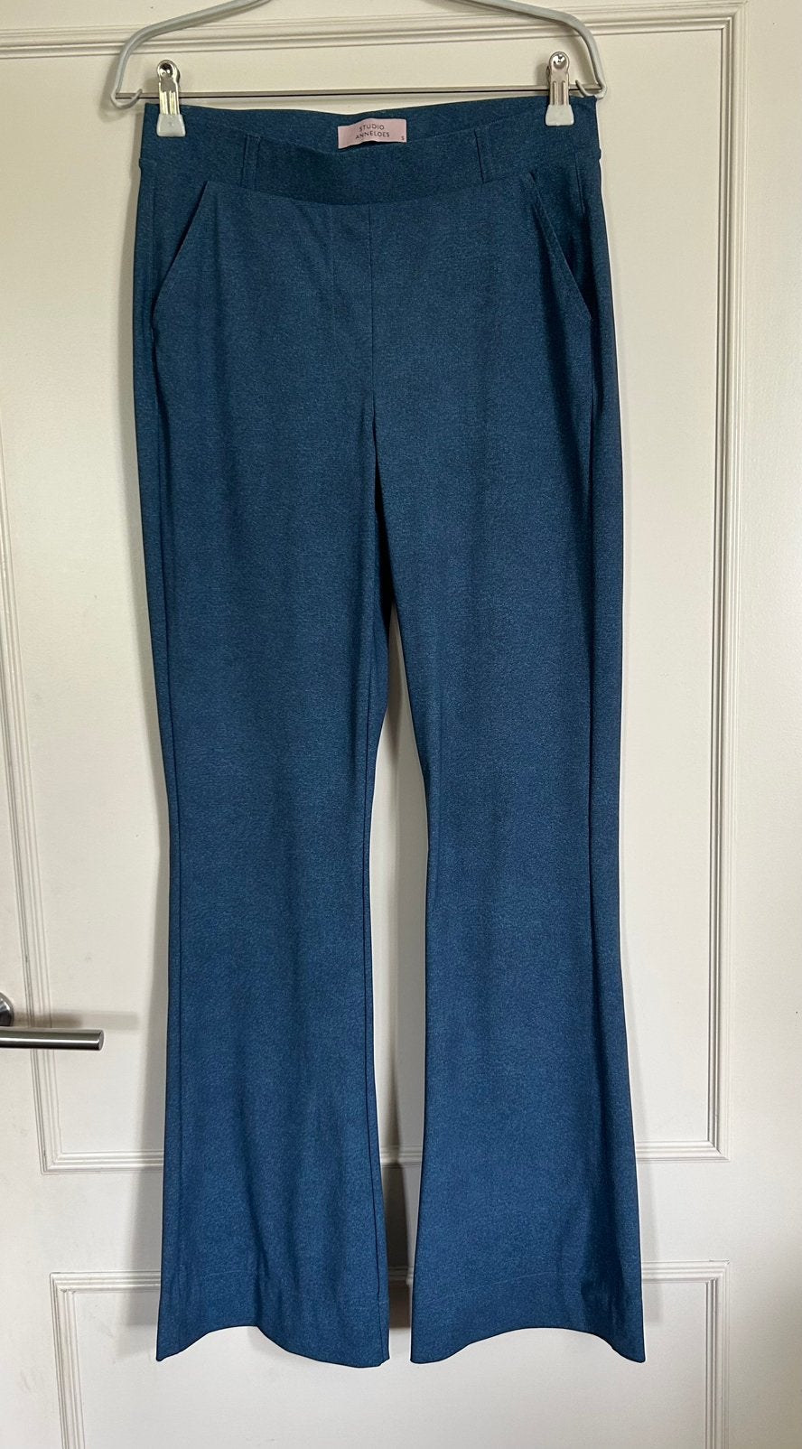 Blue Denim Studio Anneloes Flair Jeans in maat S, Zo goed als nieuw, Maat 36 (S), Lang, Verzenden