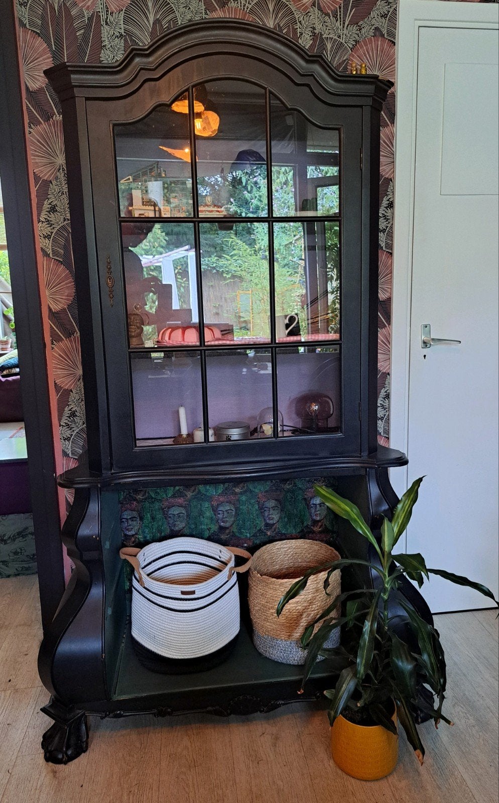 Vintage vitrinekast zwart, Huis en Inrichting, Kasten | Vitrinekasten, Ophalen, 50 tot 100 cm, 150 tot 200 cm, Overige houtsoorten