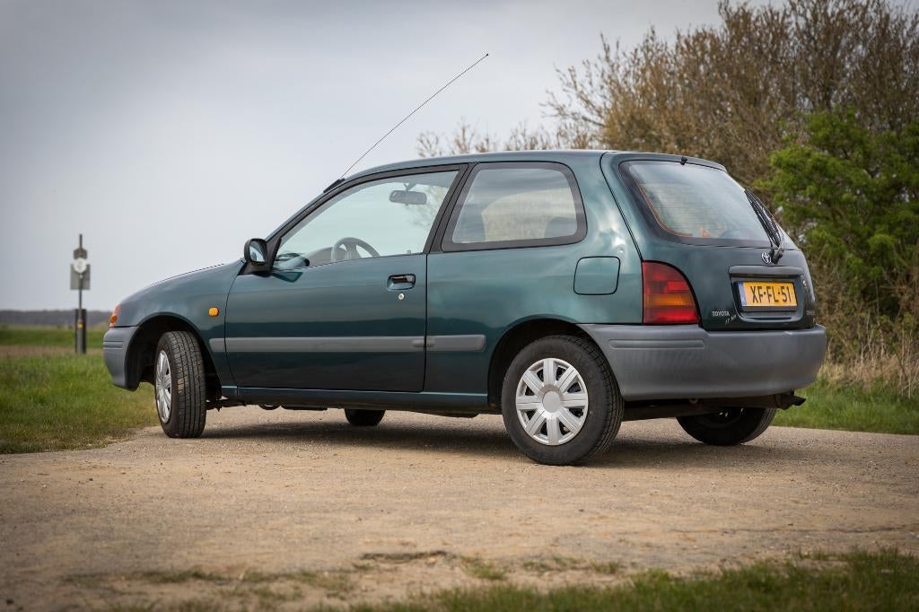 Toyota Starlet 1.3 16V 1998 Groen, Auto's, Voorwielaandrijving, 74 pk, 4 cilinders, Starlet