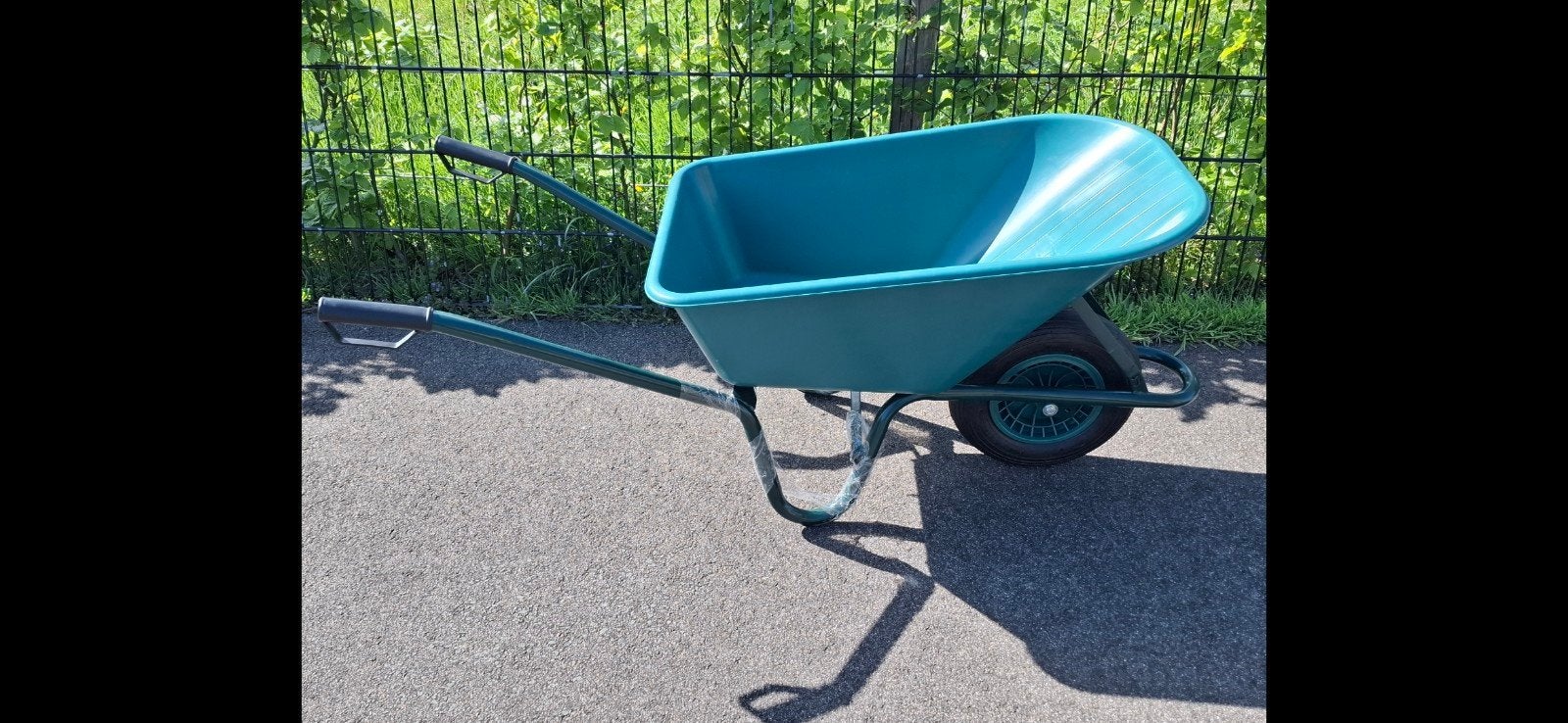 Nieuwe kruiwagen met 100 liter groene bak, Tuin en Terras, Kruiwagens, Ophalen of Verzenden, Nieuw, Handmatig, Eenwielig