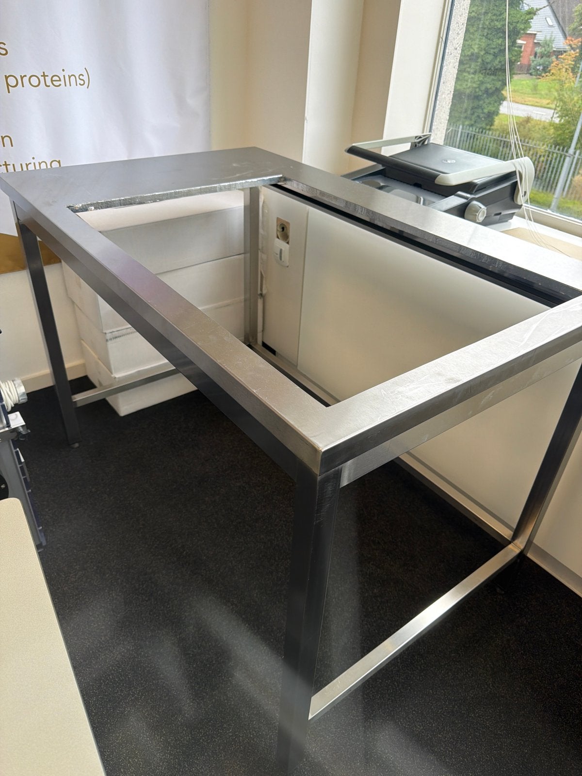 RVS Werktafel / Bureau met uitsparing, Ophalen, Overige typen, Gebruikt, Metaal