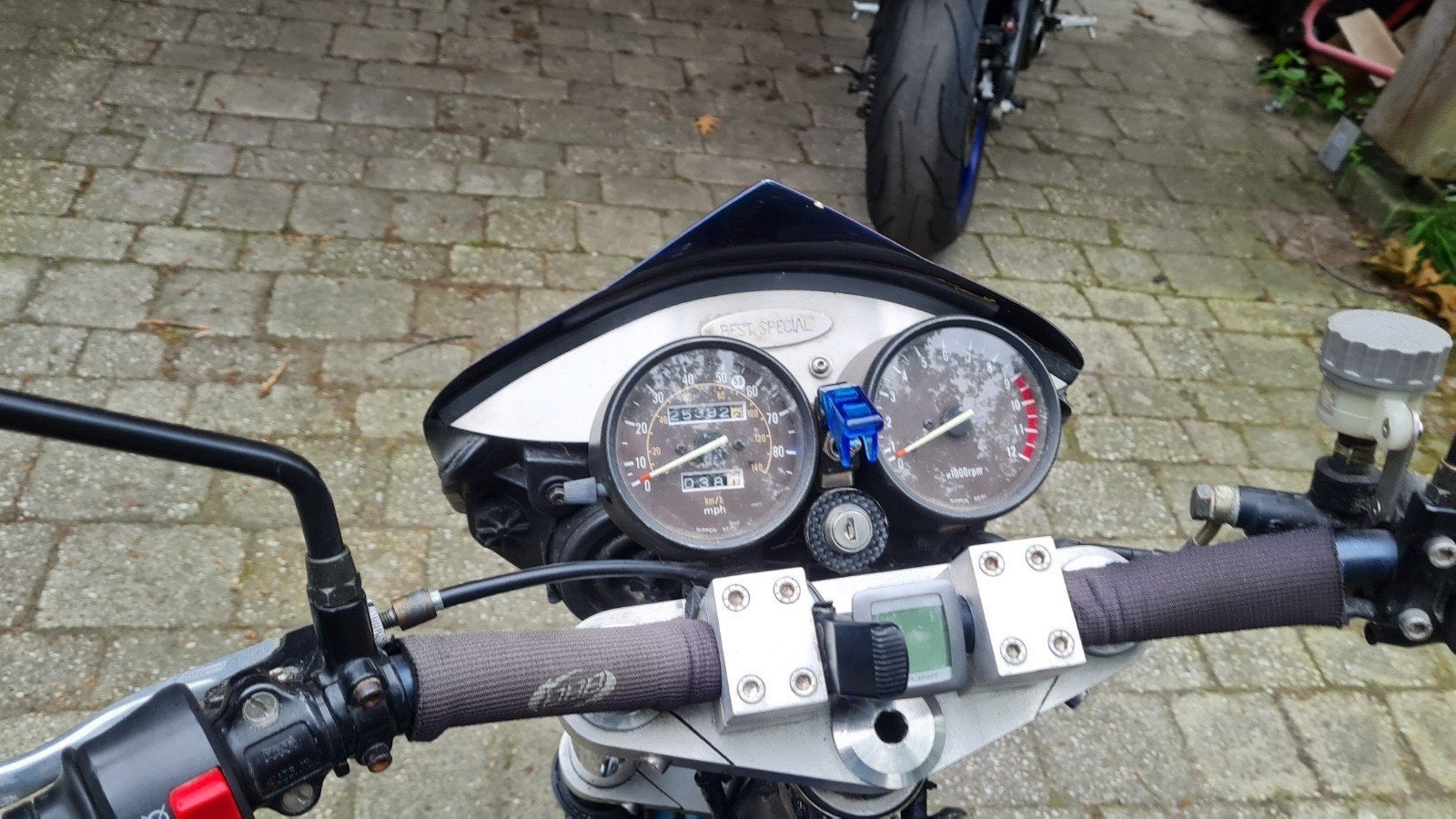 Sloop of opknapmotor, onregelmatige motor en tankreiniging, Ophalen