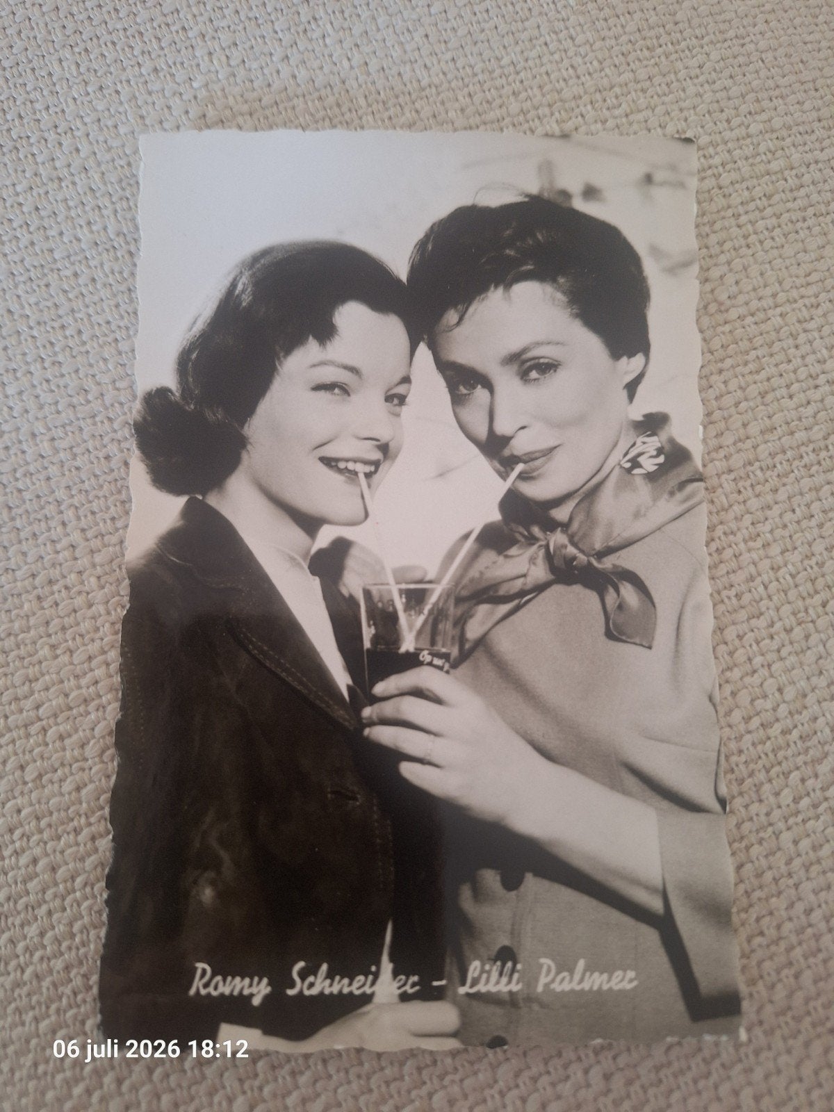 Romy Schneider en Lilli Palmer kaart, Ophalen of Verzenden, Zo goed als nieuw, Film, Foto of Kaart
