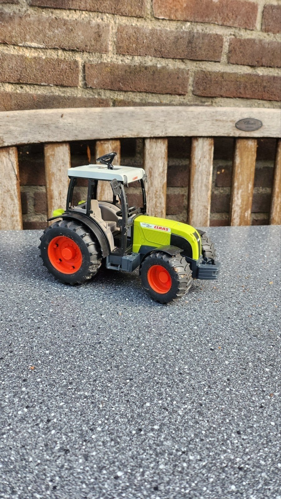 verschillende voertuigen waaronder veel van het merk Bruder, Ophalen, Gebruikt