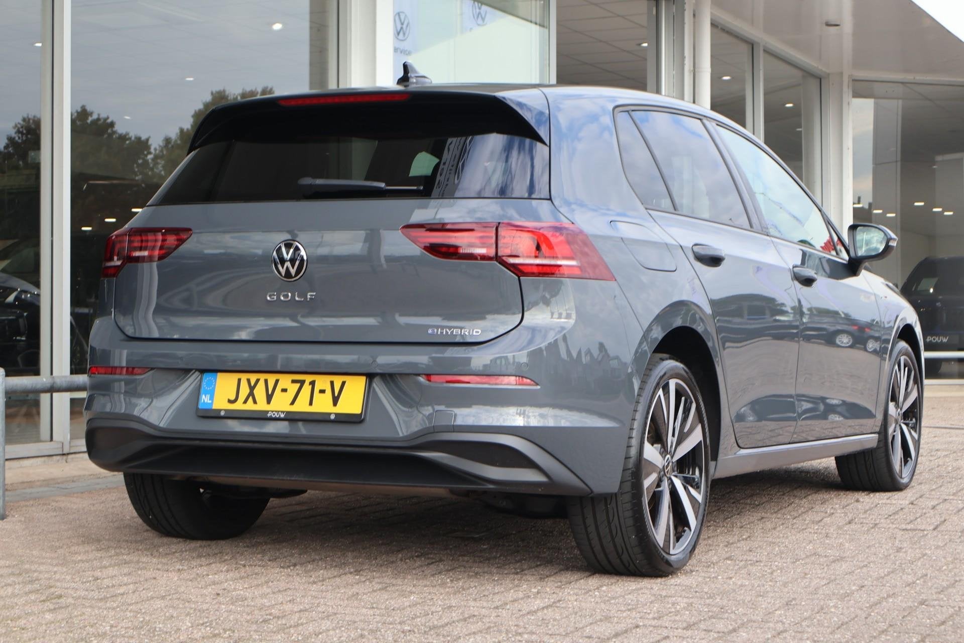 Volkswagen Golf 1.5 eHybrid 204pk Life Edition | SoH 100% |, Auto's, 12 maanden, 4 cilinders, 150 min, 26 kWh